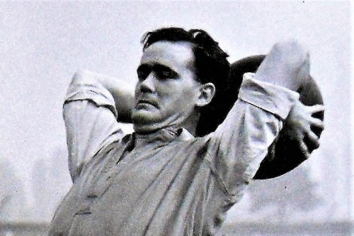 Brian Close training with Arsenal in his early twenties